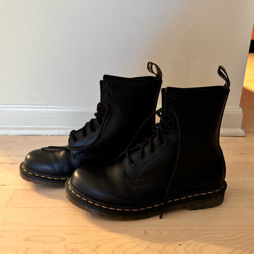 Dr Martens Black Leather Unisex Boots